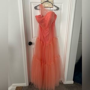 One shoulder a-like gown in Coral